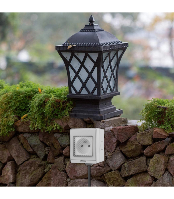 Natynkowe gniazdko WiFi 16A IP55 TUYA